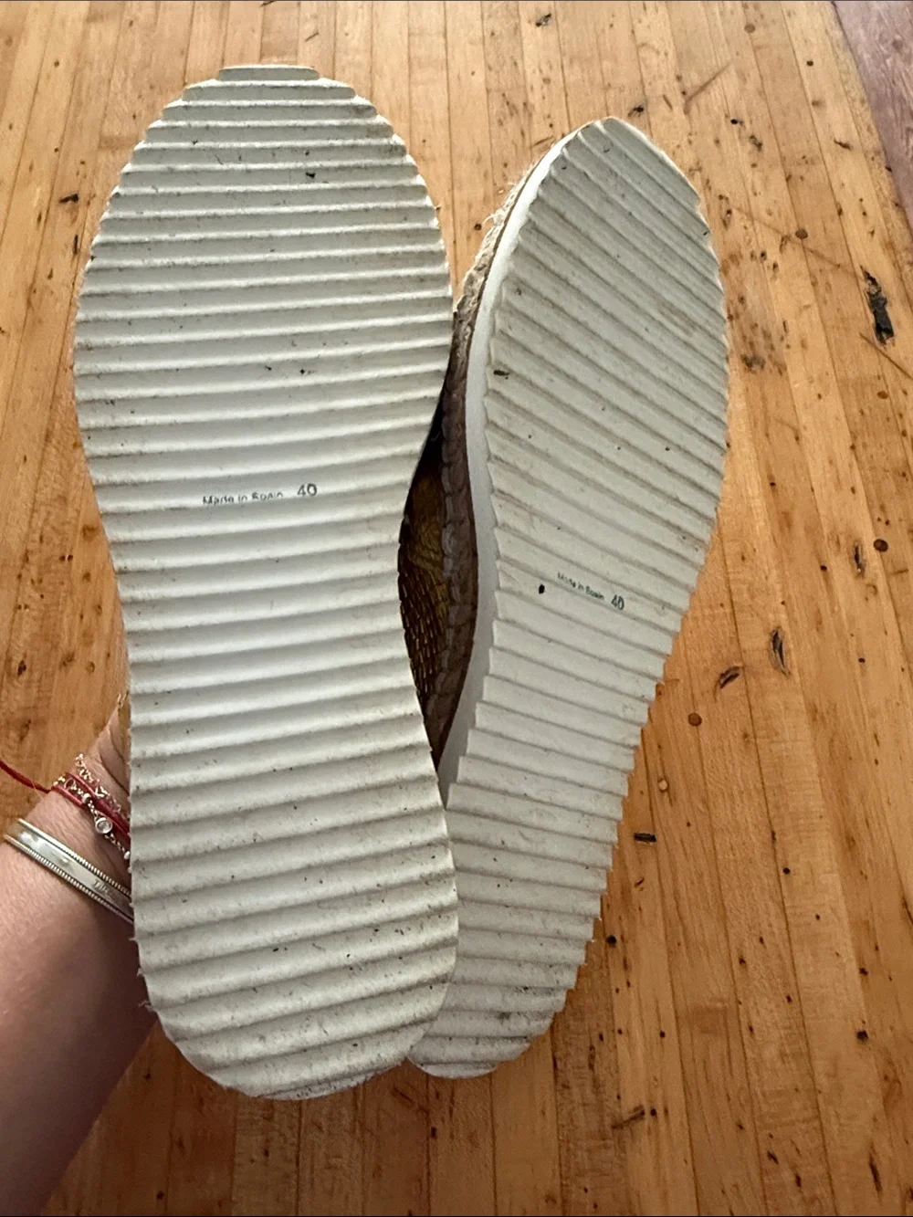 Fabiola’sMetallic Gold & Silver Espadrille Flats size 9 sturdy & comfortable